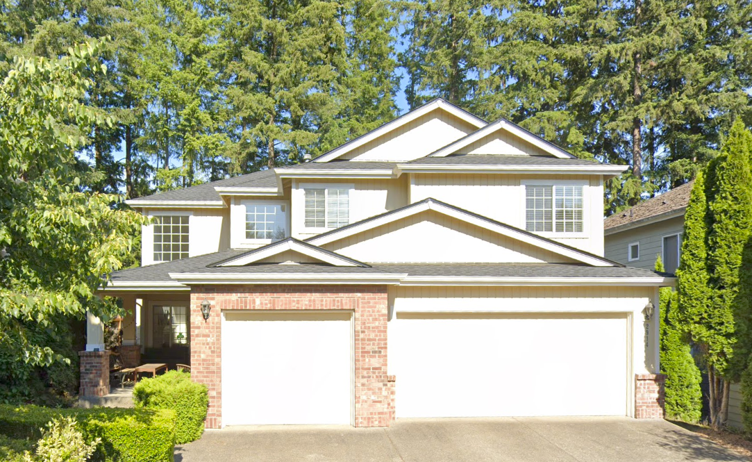 Sammamish House with GAF Timberline UHD Shingles in Charcoal