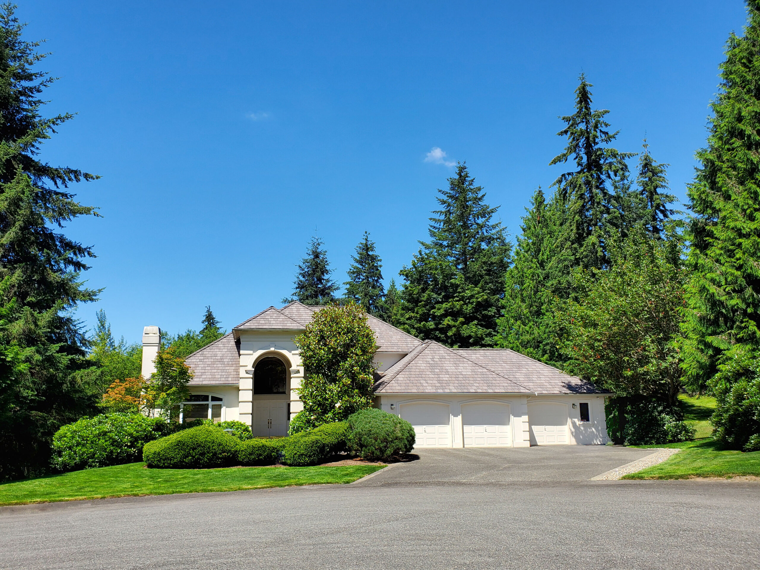 DaVinci Roofscapes MultiWidth Shingles in Tahoe color, installed in Redmond WA